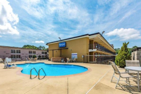 Rodeway Inn & Suites